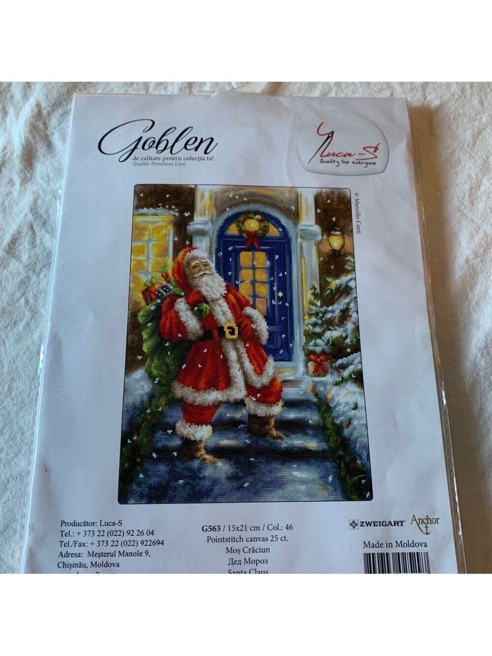 Luca-S Arts & Crafts Santa Claus Embroidery Kit petit point